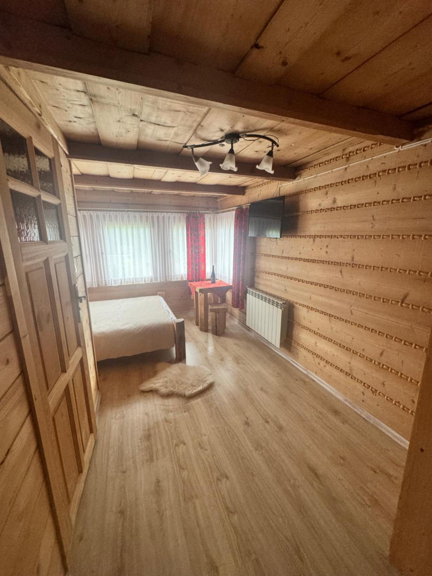 Ferienwohnung U Mlynorza Suche Exterior foto